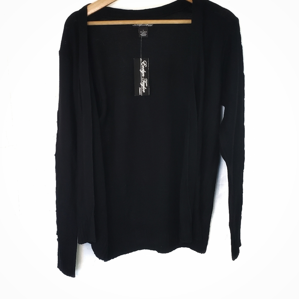 Evelyn taylor lace up sleeve